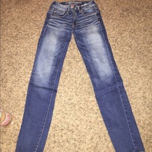 dark blue american eagle jeans